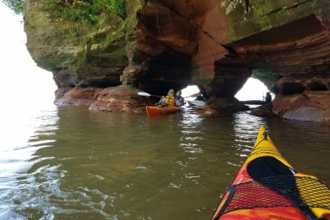 Kayaking along the red rocks